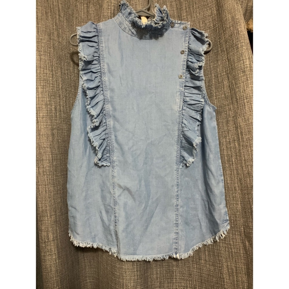 ELAN high neck chambray ruffle sleeve top